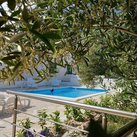 Holiday House M&A&K With Swimming Pool Kaštel Štafilić Extérieur photo