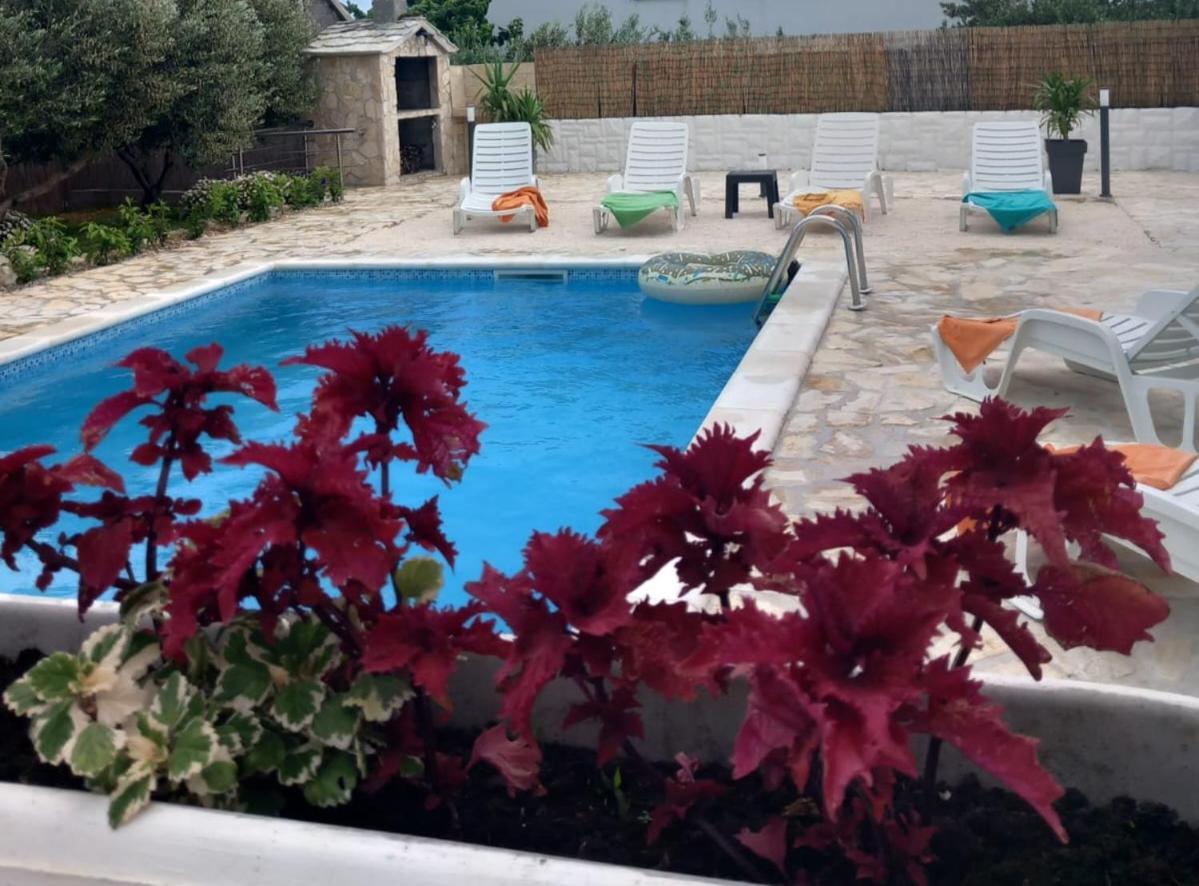 Holiday House M&A&K With Swimming Pool Kaštel Štafilić Extérieur photo