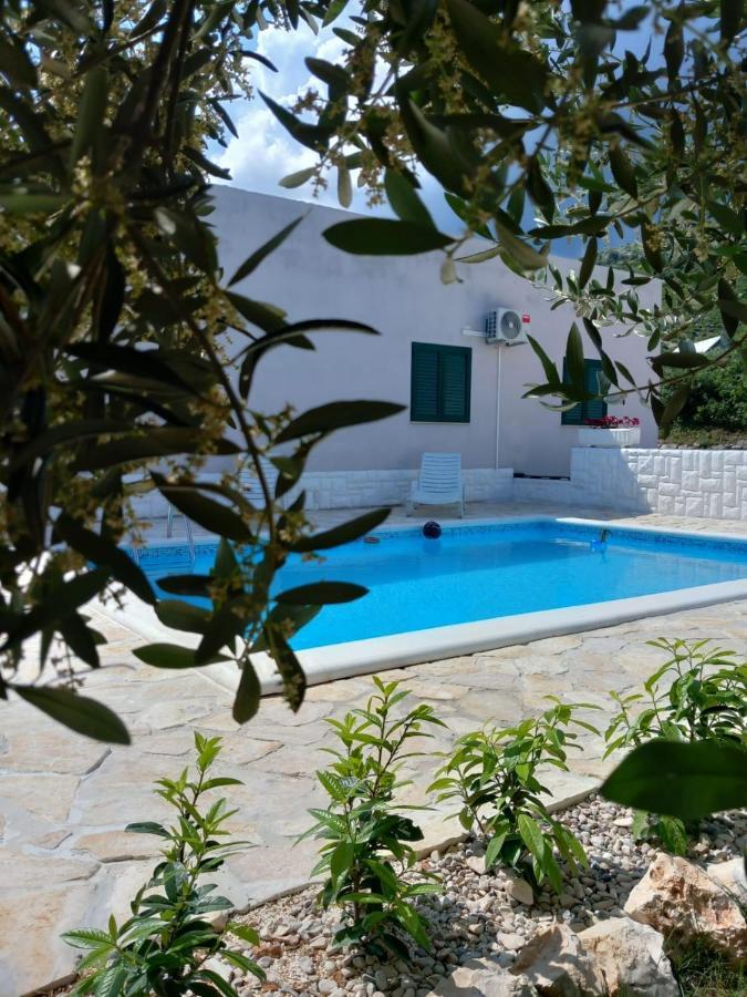 Holiday House M&A&K With Swimming Pool Kaštel Štafilić Extérieur photo