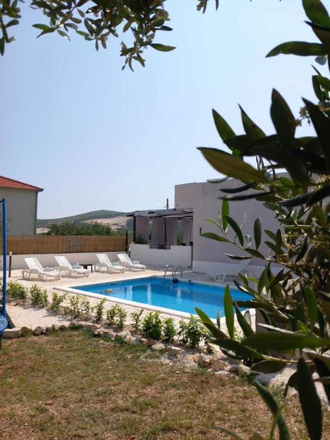 Holiday House M&A&K With Swimming Pool Kaštel Štafilić Extérieur photo