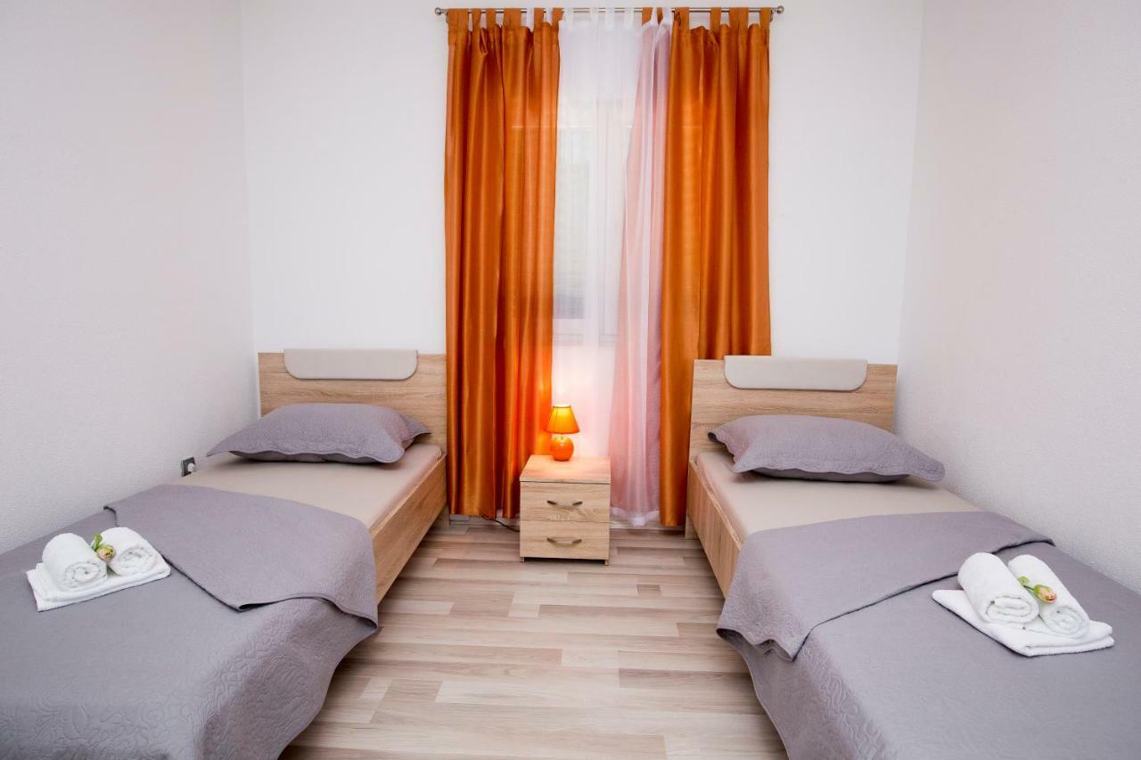Holiday House M&A&K With Swimming Pool Kaštel Štafilić Extérieur photo