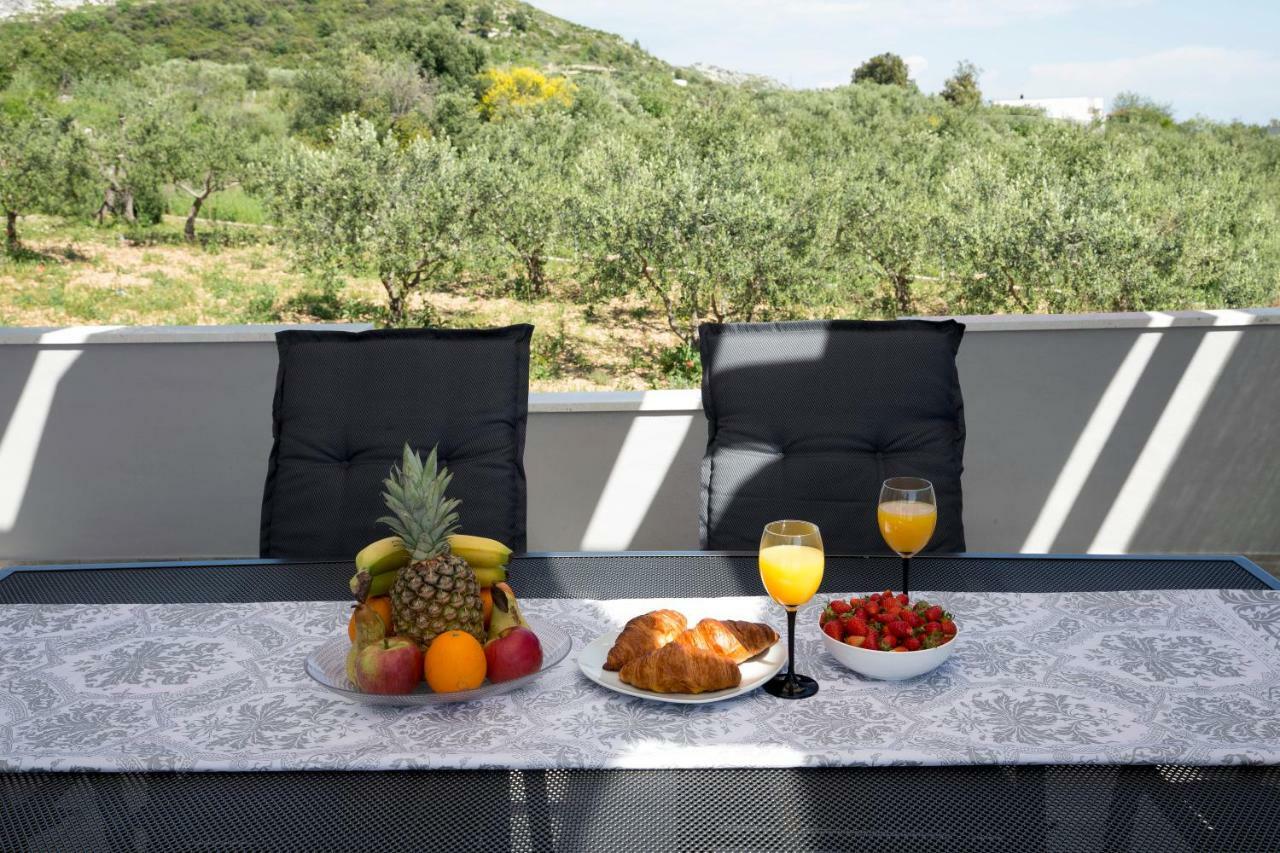 Holiday House M&A&K With Swimming Pool Kaštel Štafilić Extérieur photo