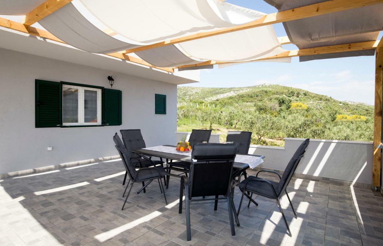Holiday House M&A&K With Swimming Pool Kaštel Štafilić Extérieur photo