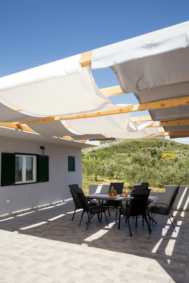 Holiday House M&A&K With Swimming Pool Kaštel Štafilić Extérieur photo