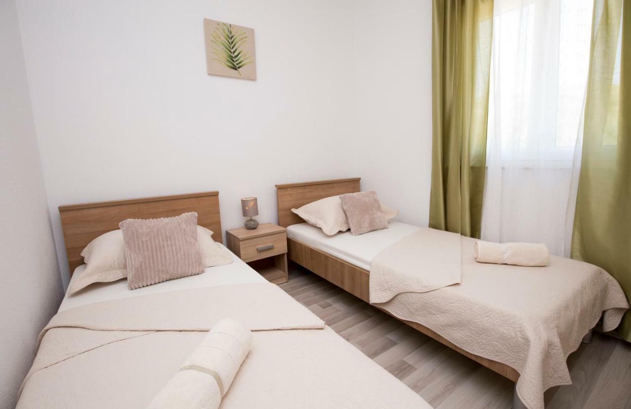 Holiday House M&A&K With Swimming Pool Kaštel Štafilić Extérieur photo